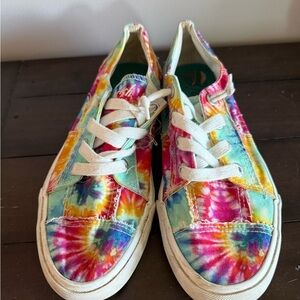 Blowfish Malibu Tie-Dye Canvas Slip-On Sneakers Women’s Size 9